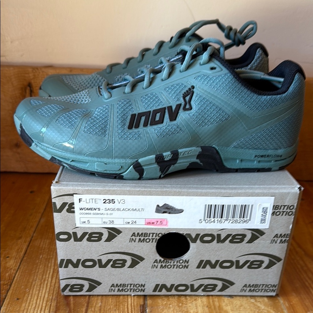 New in box Inov-8 F-Lite 235 V3 Women’s Sage and Black Shoes